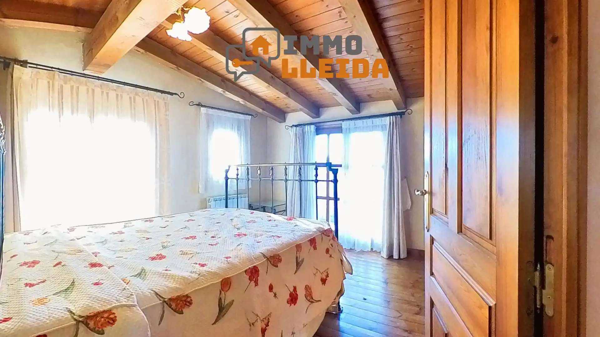 Casa con terraza en venta en Calle Sant Armengol 4, imagen 15