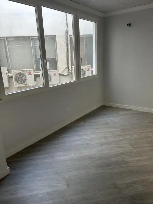 Bedroom of Office for sale in Valencia  with Heating