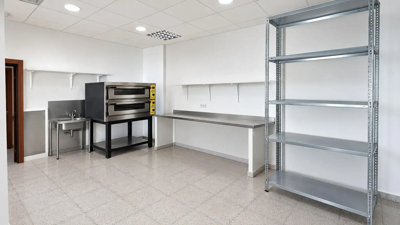 Cocina de Local en venta en Vegas del Genil