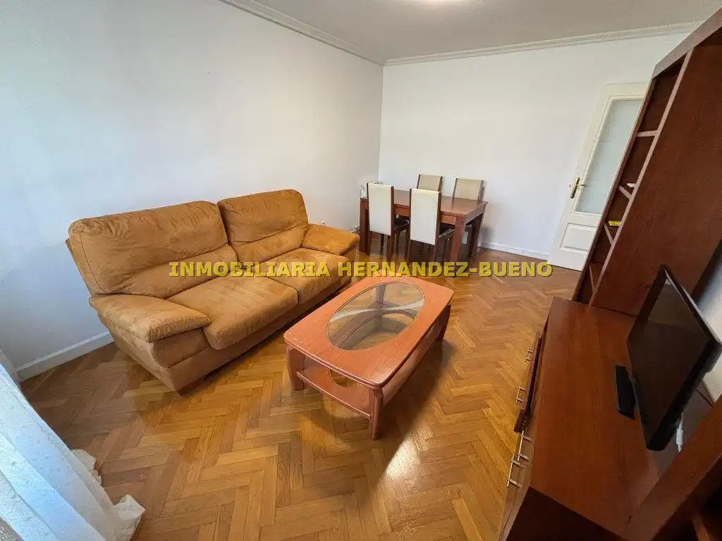 Sala de estar de Piso de alquiler en Salamanca con Calefacción y Amueblado