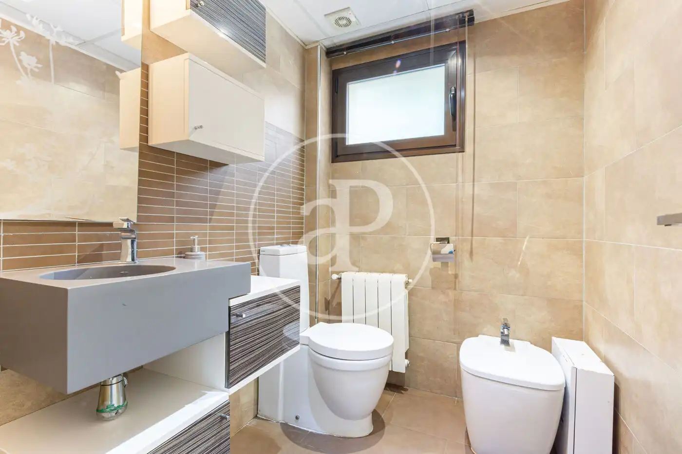Bathroom of Houses for sale in Chiva  with Air Conditioner, Heating and Private garden