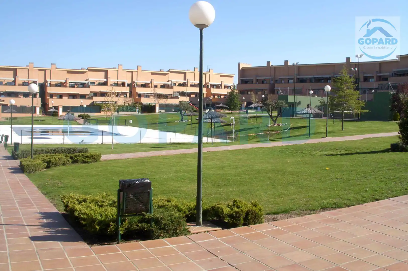 Jardí de Garatge de lloguer en Villanueva de la Cañada