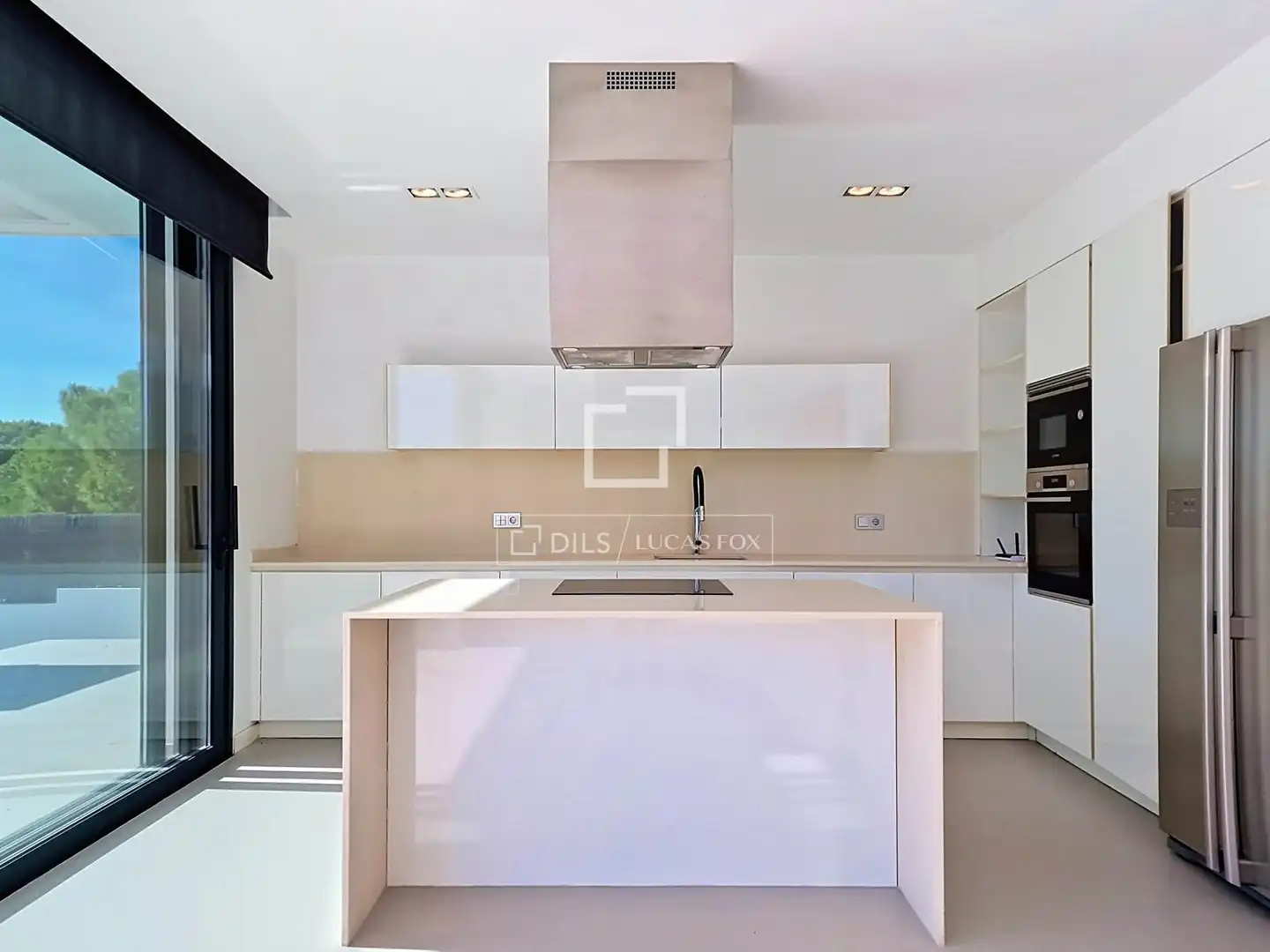Küche von Haus oder Chalet zum Verkauf in Vilanova i la Geltrú mit Klimaanlage, Heizung und Privatgarten
