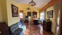 Sala d'estar de Casa adosada en venda en Simancas amb Calefacció, Jardí privat i Traster