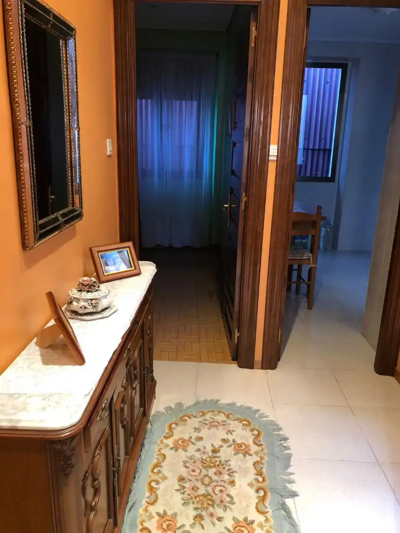 Flat for rent in Plaza de la Soledad, Cimadevilla