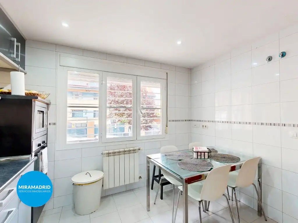 Kitchen of Detached homes for sale in Paracuellos de Jarama  with Air Conditioner and Swimming Pool