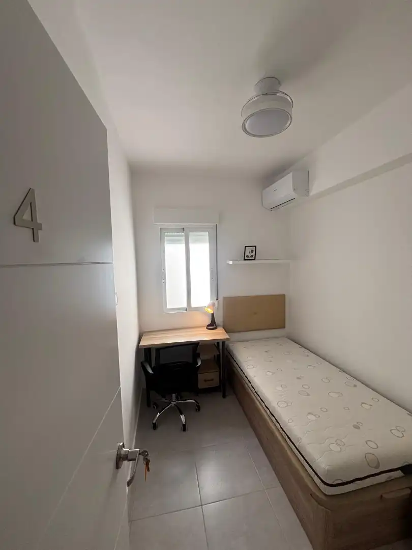 Habitació a Calle Maestro Priego López, 17, Ciudad Jardín - Zoco