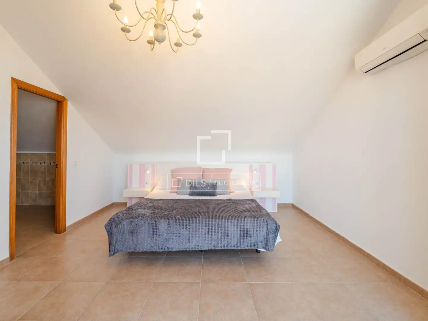 Bedroom of Houses for sale in Cullera  with Air Conditioner, Heating and Terrace