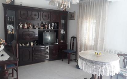 Sala d'estar de Casa o xalet en venda en Cuenca Capital amb Calefacció