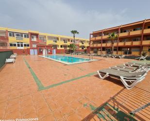 Piscina de Pis en venda en La Oliva amb Terrassa i Piscina comunitària