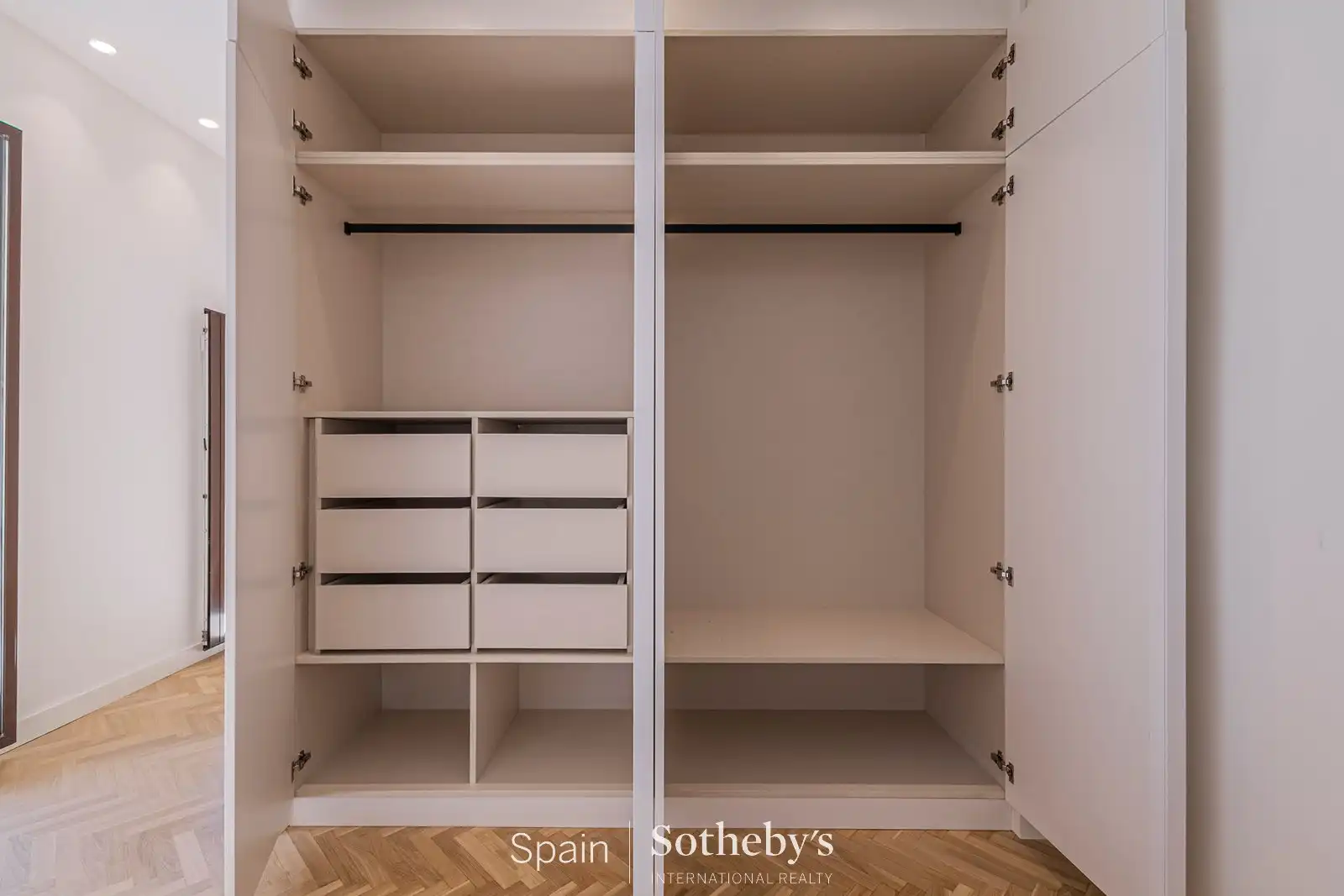Dormitori de Apartament en venda en Eixample