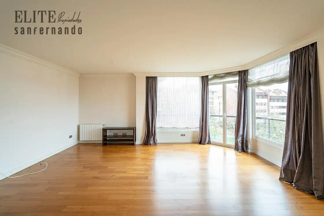 Sala de estar de Piso en venta en Santander con Calefacción, Jardín privado y Parquet