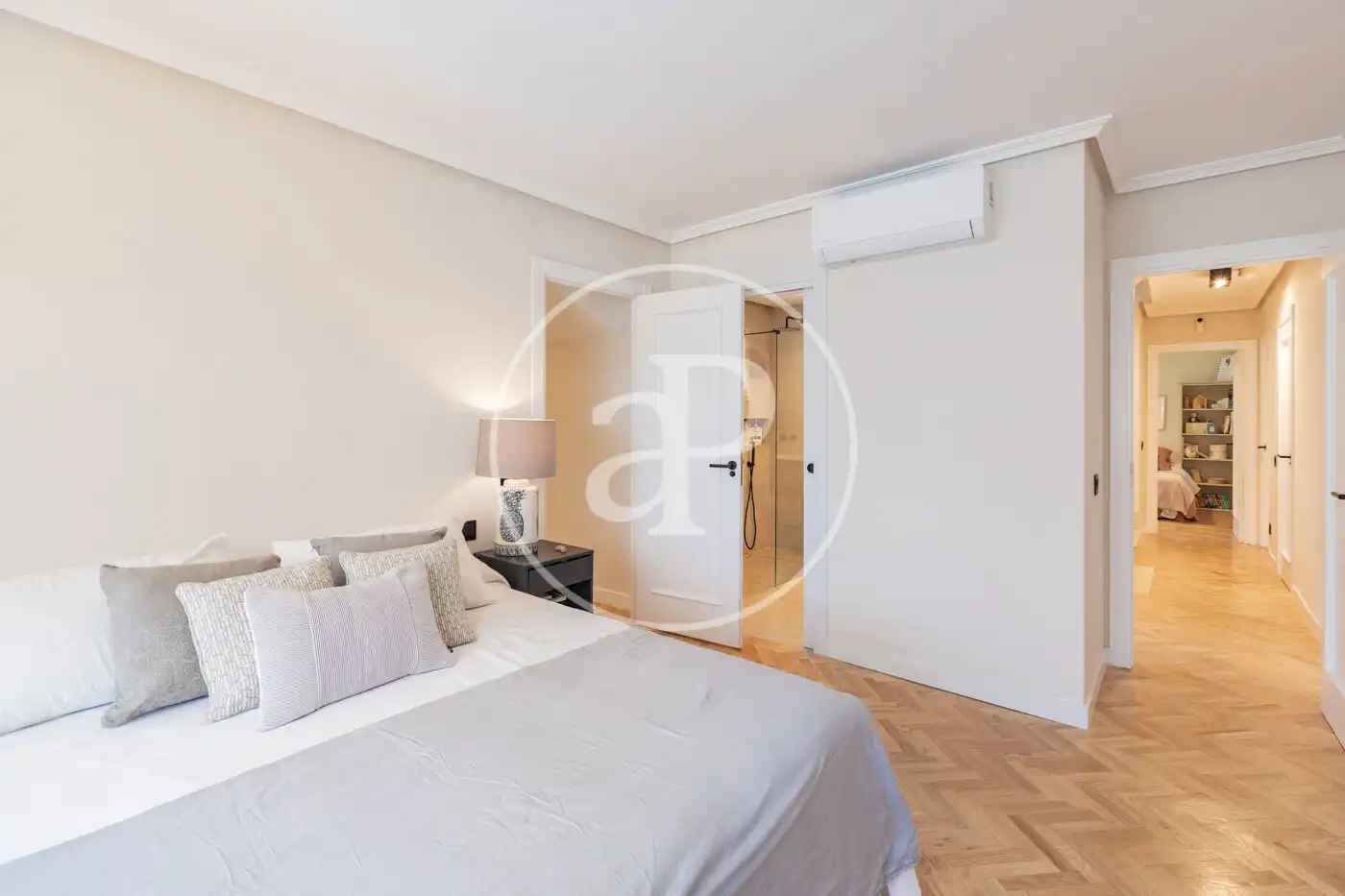 Habitación de Casa adosada de alquiler en Las Rozas de Madrid con Aire acondicionado, Calefacción y Jardín privado