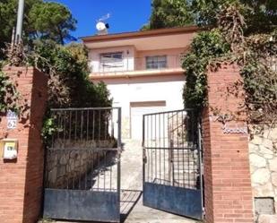 Vista exterior de Casa o xalet en venda en Mediona amb Jardí privat, Terrassa i Piscina