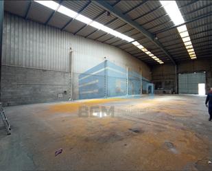 Industrial buildings to rent in Meis