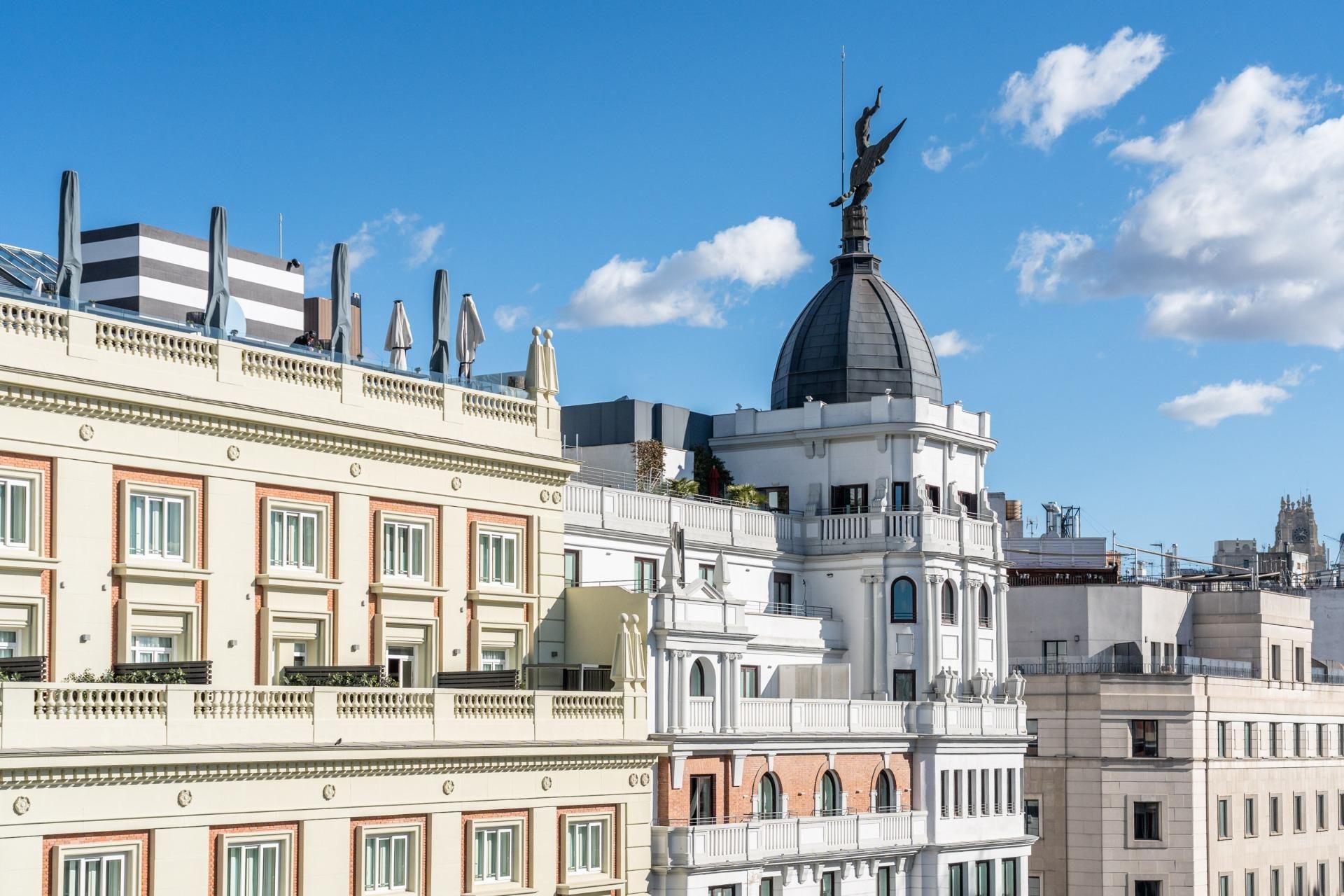 Vista exterior de Ático en venta en  Madrid Capital con Aire acondicionado, Terraza y Amueblado