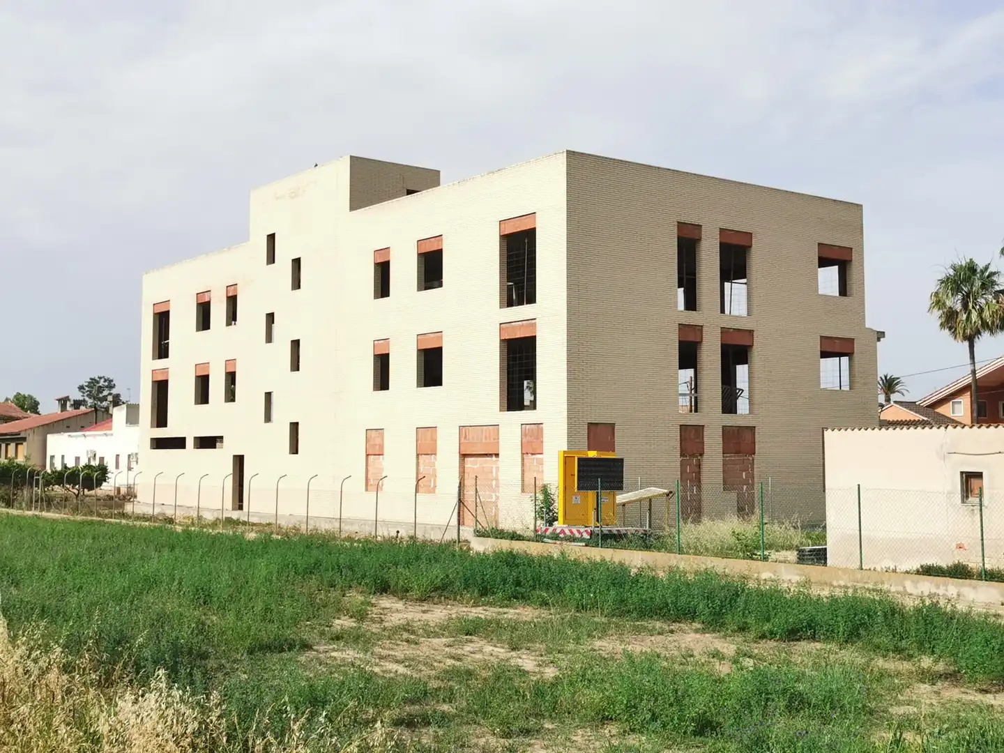 Exterior view of Buildings for sale in Deltebre