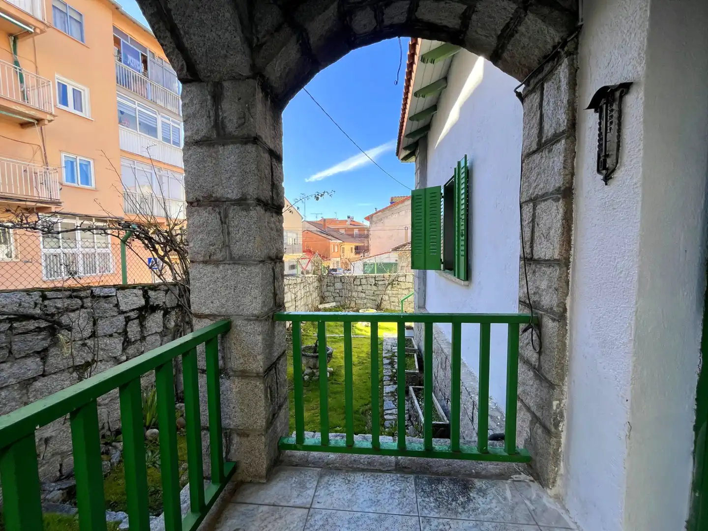 Vista exterior de Casa o xalet en venda en Guadarrama amb Calefacció, Jardí privat i Terrassa