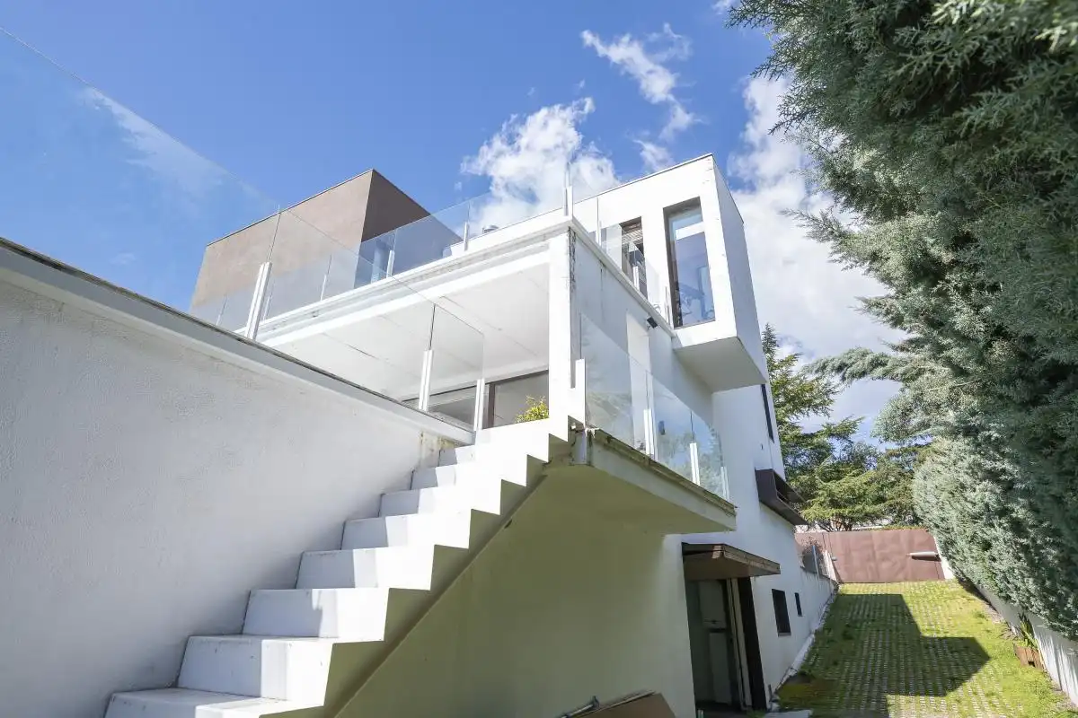 Vista exterior de Casa o xalet en venda en Valdemorillo amb Calefacció, Jardí privat i Terrassa