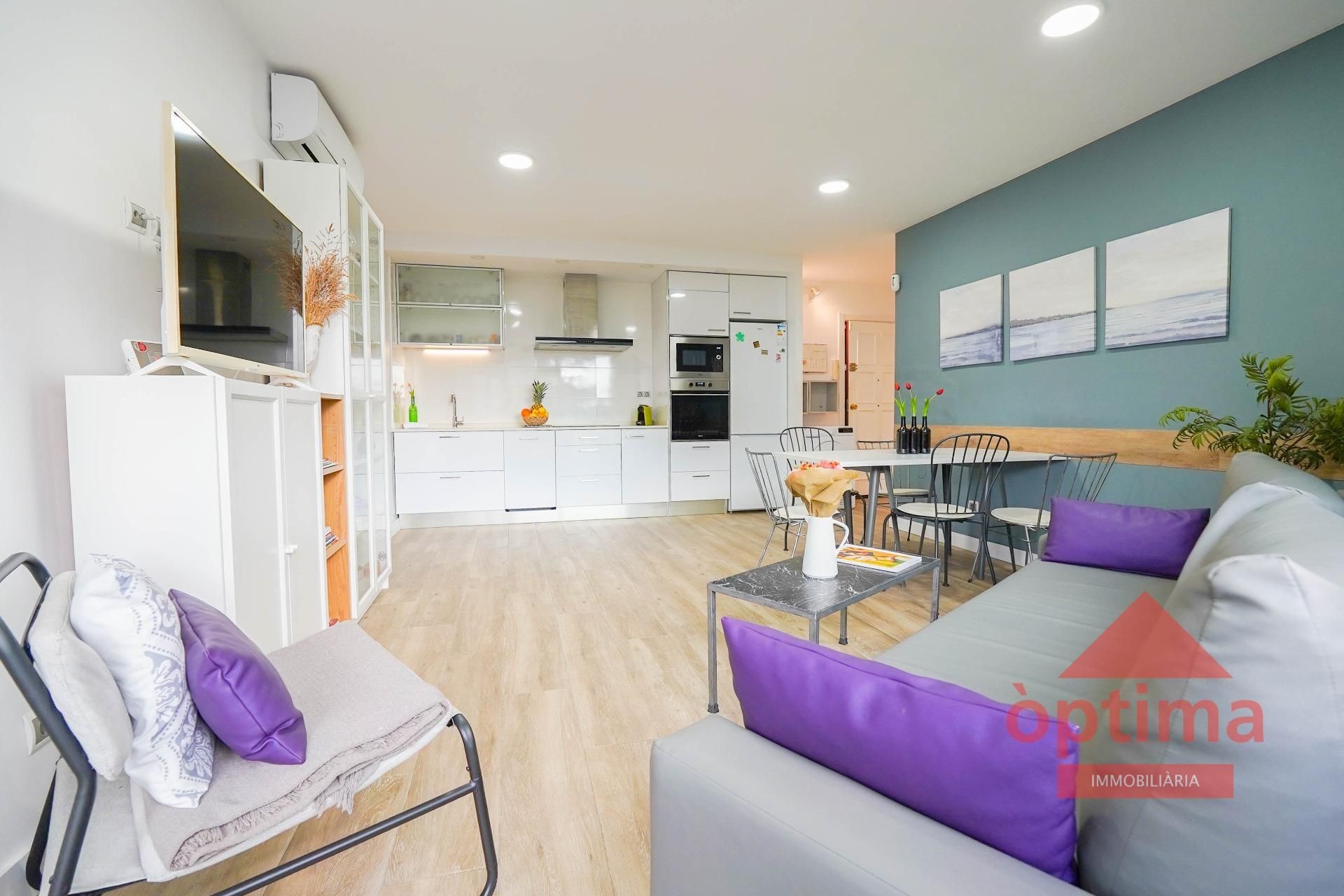 Sala d'estar de Pis en venda en Salou amb Aire condicionat i Piscina comunitària