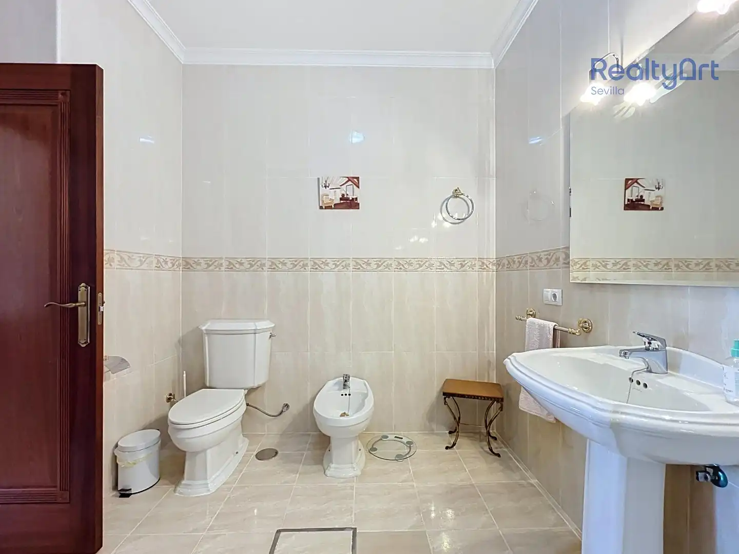 Bathroom of Houses for sale in Tomares  with Air Conditioner, Heating and Private garden