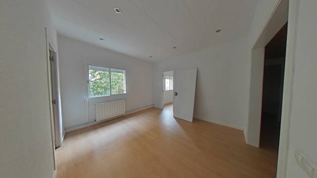 Piso en Venta en C/ Cadí en El Turó de la Peira