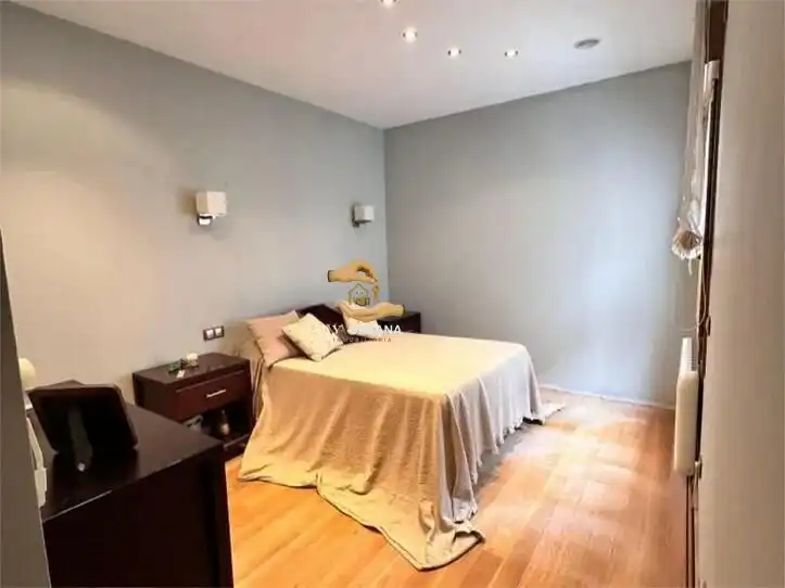 Bedroom of Flat for sale in Salamanca  with Air Conditioner, Heating and Storage room