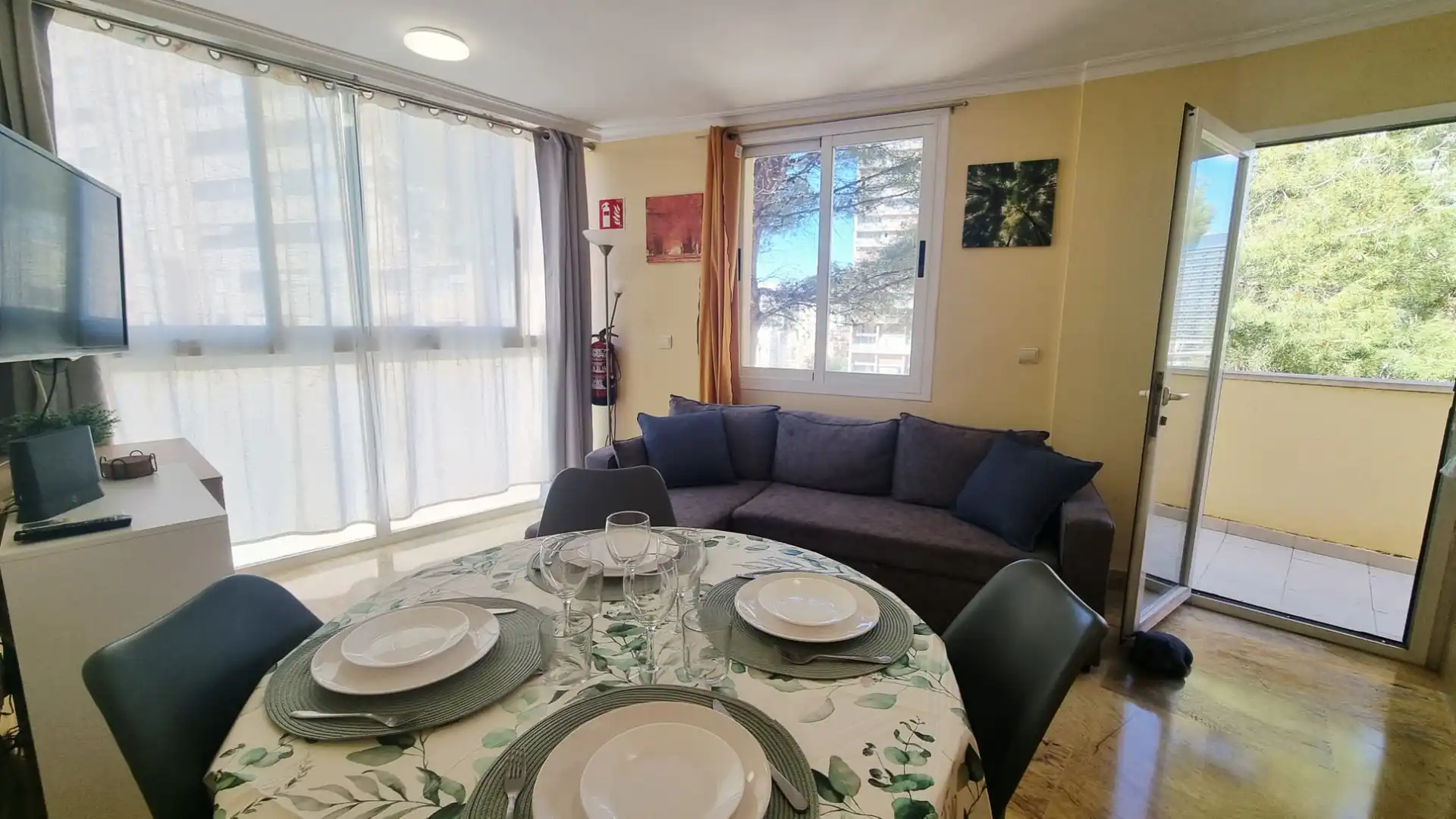 Dining room of Houses for rent in Benidorm  with Air Conditioner, Swimming Pool and Furnished