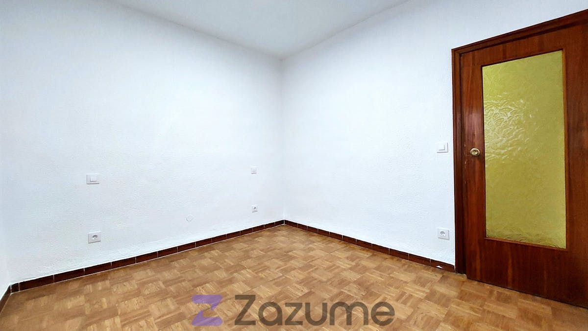 Bedroom of Flat to rent in  Madrid Capital  with Air Conditioner, Heating and Oven