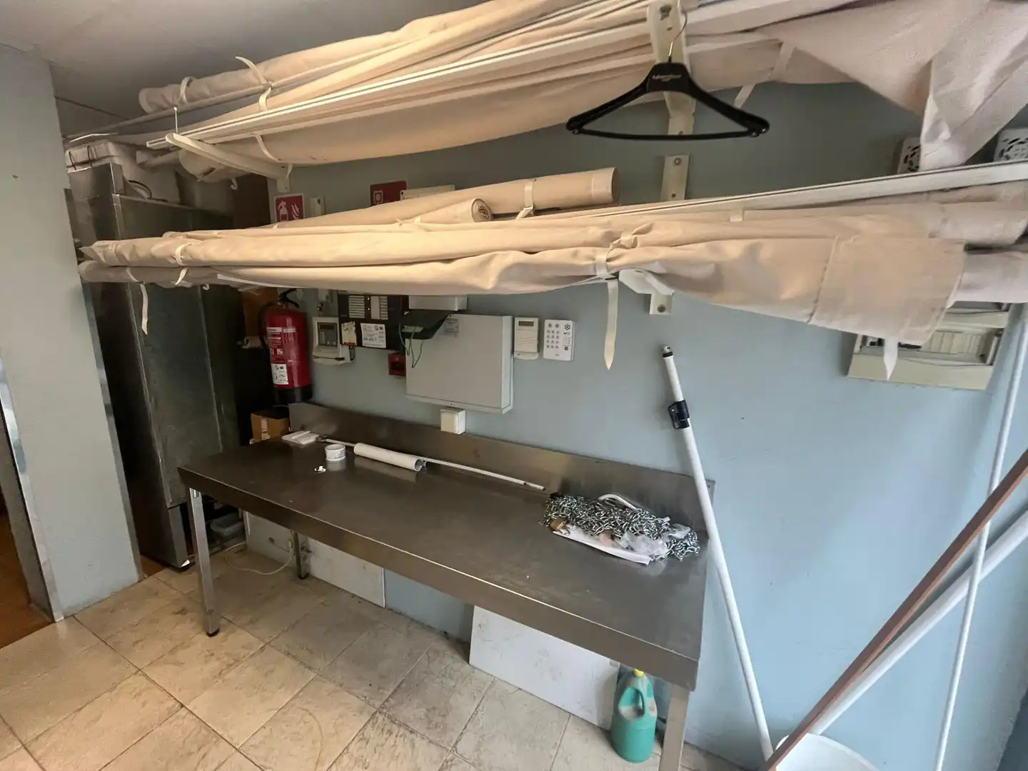Cocina de Local en traspaso en Sevilla con Amueblado