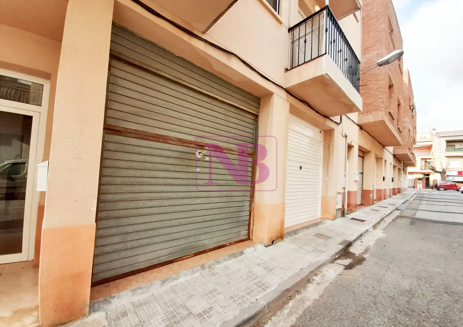 Aparcament de Pis en venda en Montbrió del Camp amb Aire condicionat, Calefacció i Moblat