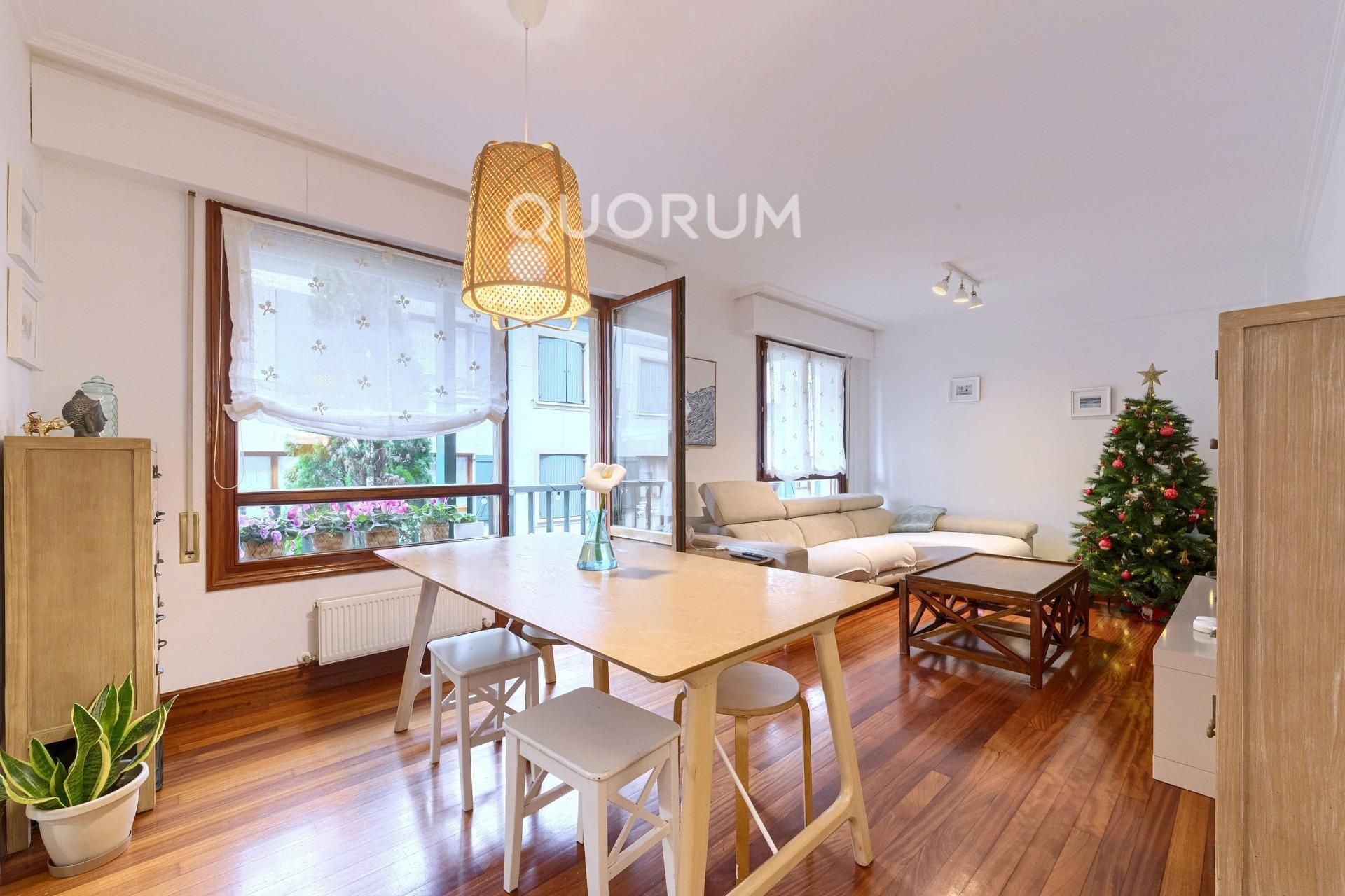 Sala d'estar de Pis en venda en Arrigorriaga amb Calefacció, Traster i Balcó