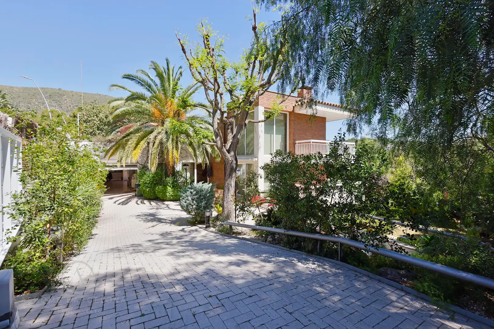 Vista exterior de Casa o xalet en venda en Castelldefels amb Aire condicionat, Calefacció i Jardí privat