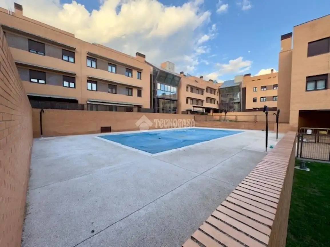 Piscina de Piso en venta en Las Rozas de Madrid con Aire acondicionado, Calefacción y Terraza