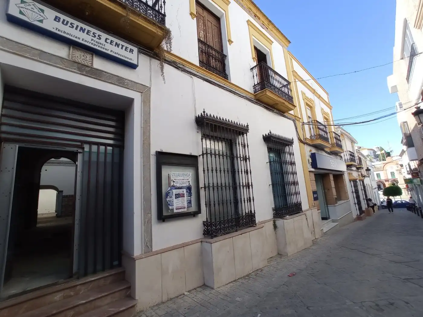 Buildings for sale in Villamartín