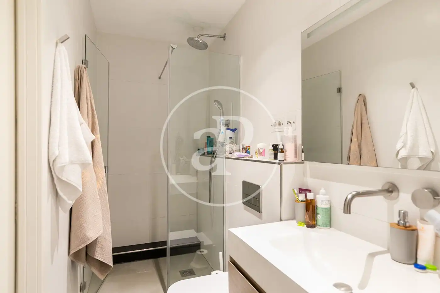 Bathroom of Flat for sale in Barcelona  with Air Conditioner, Heating and Terrace
