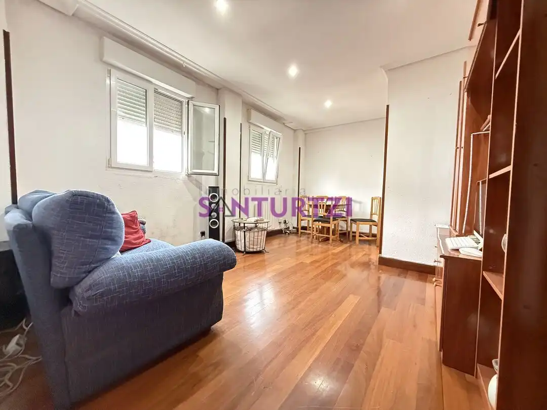 Bedroom of Flat for sale in Santurtzi   with Heating