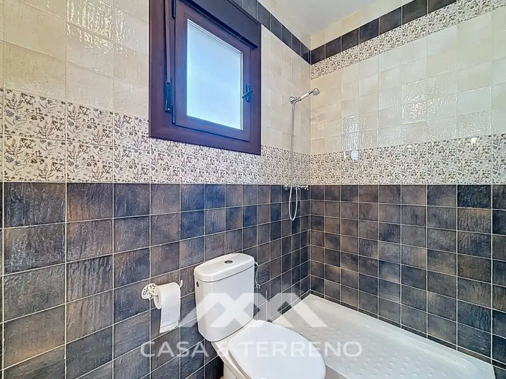 Baño de Casa adosada en venta en Salares con Terraza