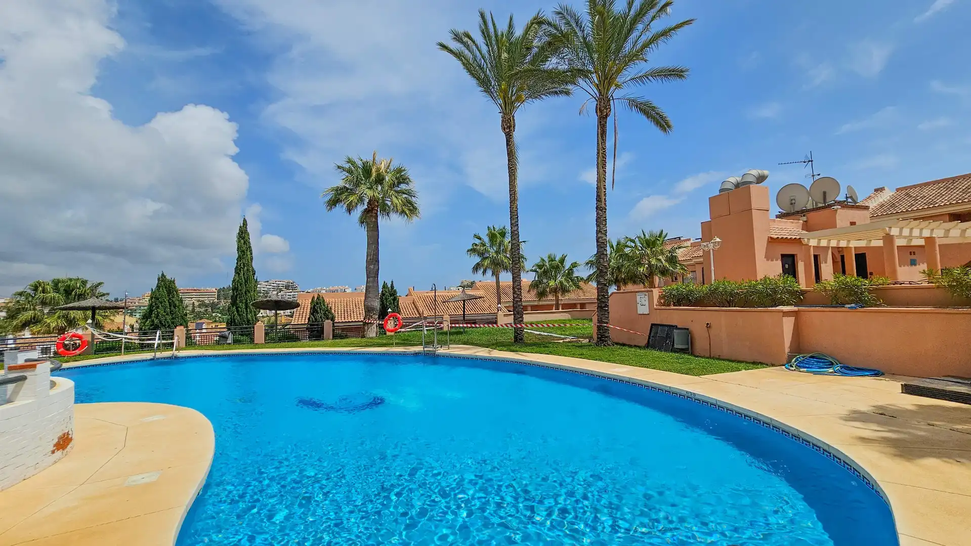 Piscina de Apartament en venda en Mijas amb Aire condicionat, Calefacció i Terrassa