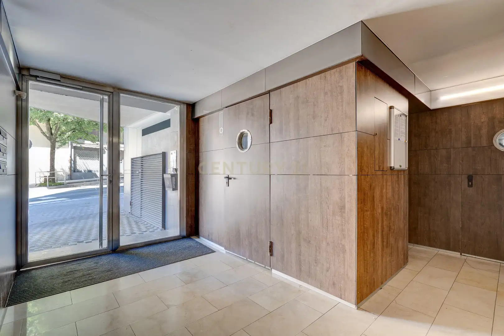 Dúplex en venta en Irun  con Trastero, Horno y Lavadora