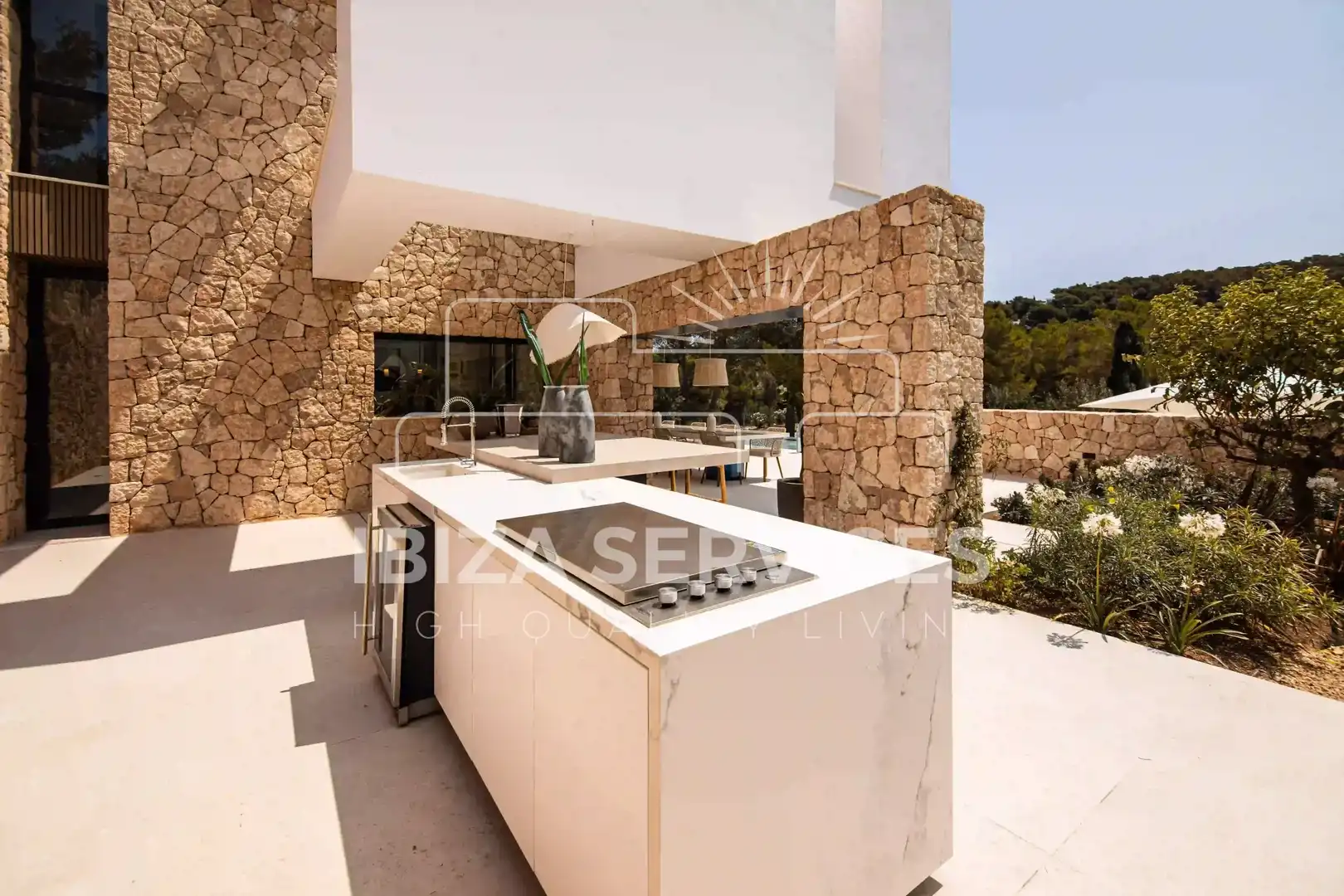Cocina de Casa o chalet en venta en Santa Eulària des Riu con Aire acondicionado, Jardín privado y Piscina