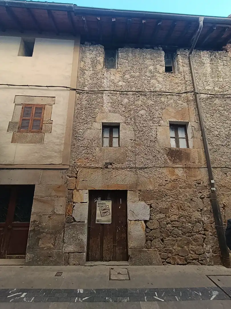 Exterior view of Buildings for sale in Elorrio