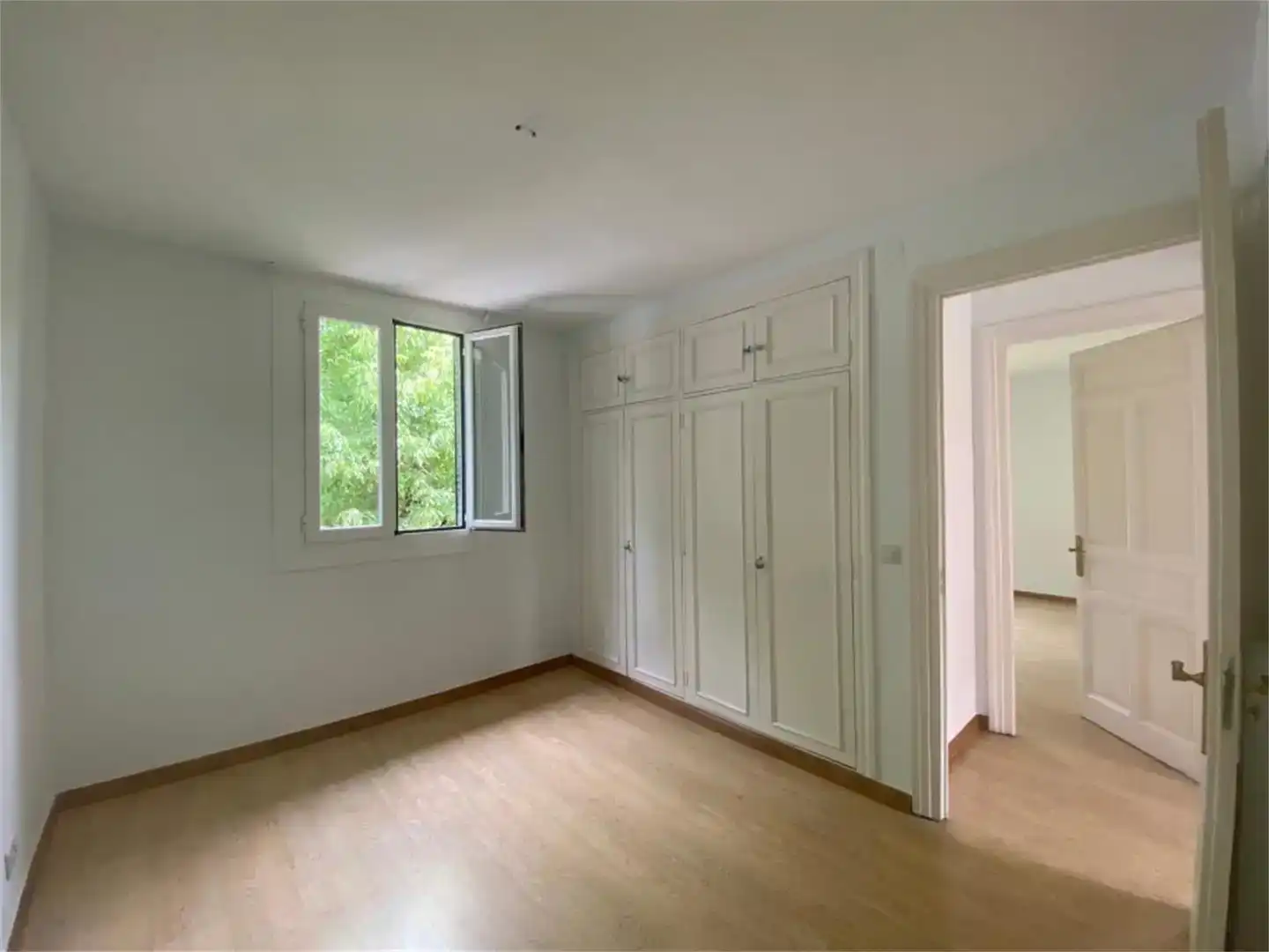 Habitación de Casa o chalet de alquiler en Madrid con Jardín privado, Parquet y Balcón