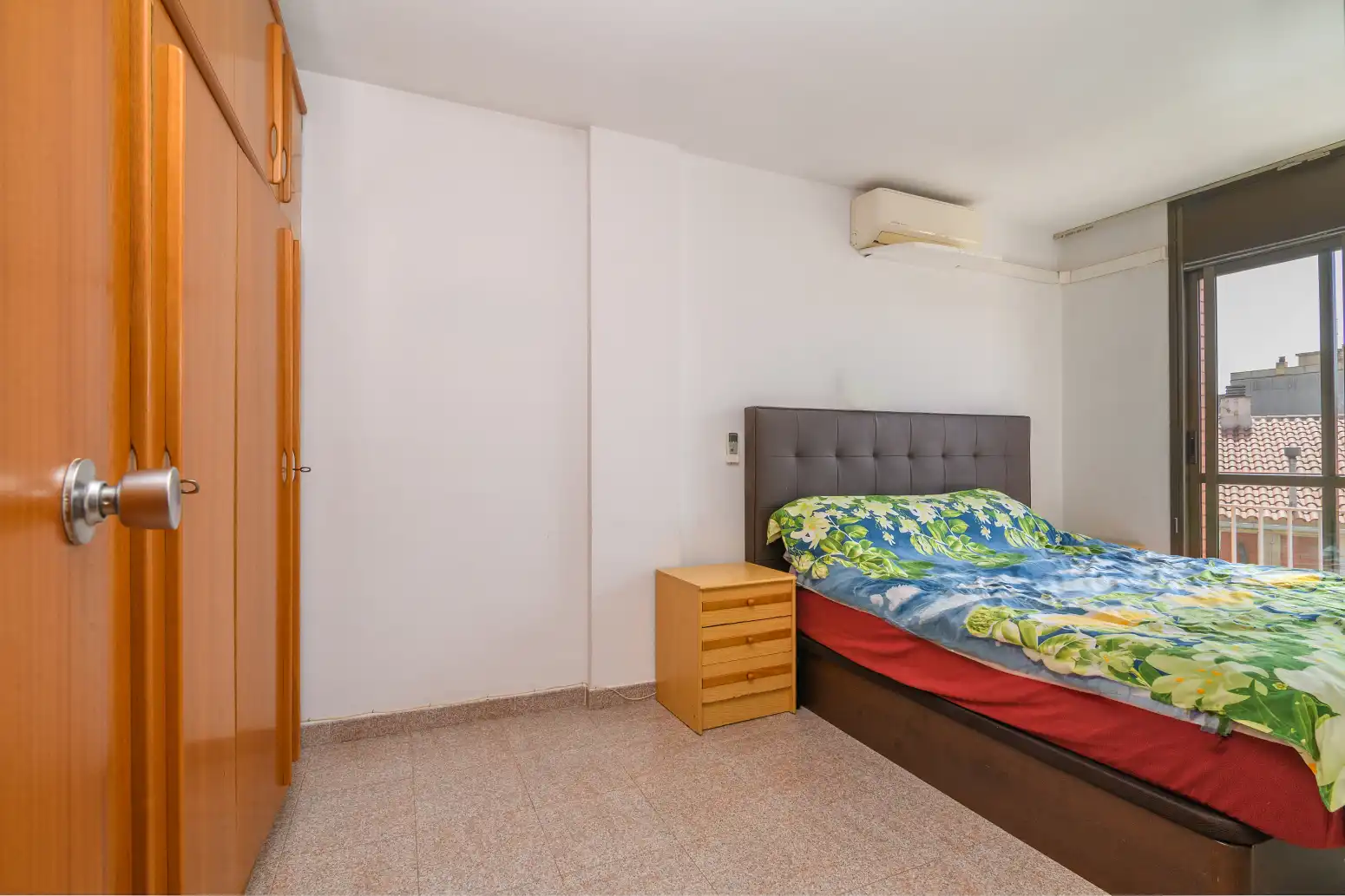 Dormitori de Casa adosada en venda en Sant Boi de Llobregat amb Aire condicionat i Terrassa