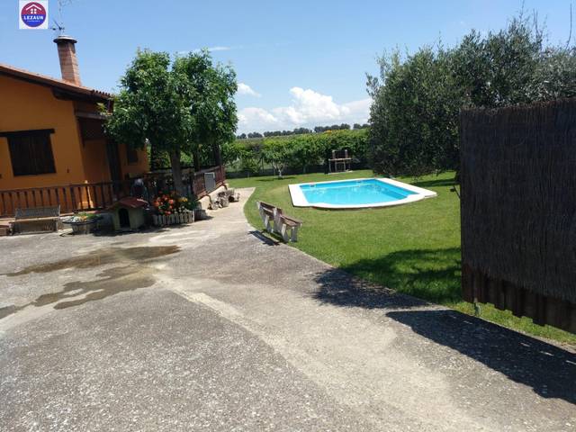 Casa-chalet en Venta en Marcilla