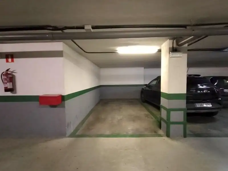 Parking of Garage for rent in Madrid