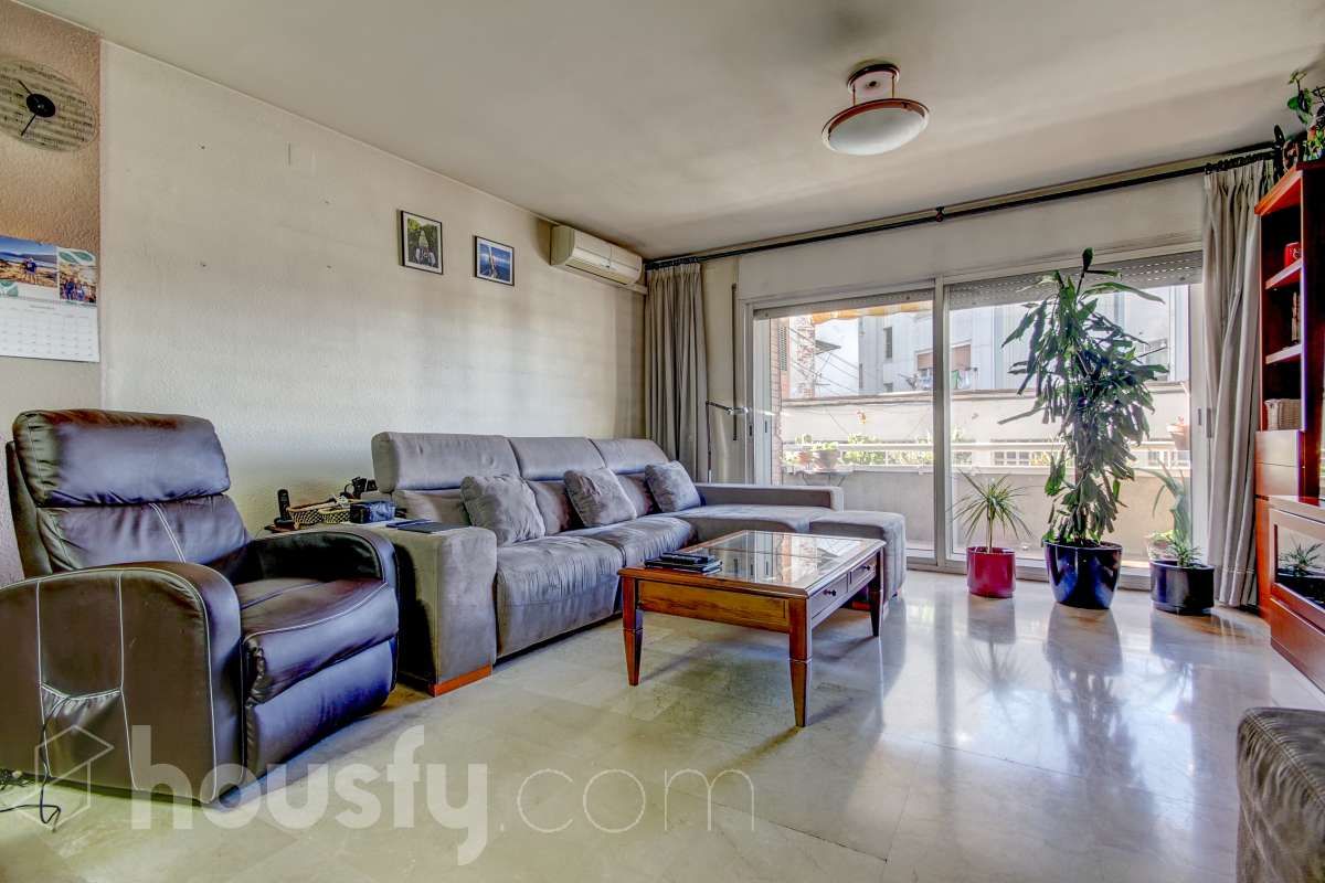 Living room of Flat for sale in Rubí  with Air Conditioner, Heating and Terrace