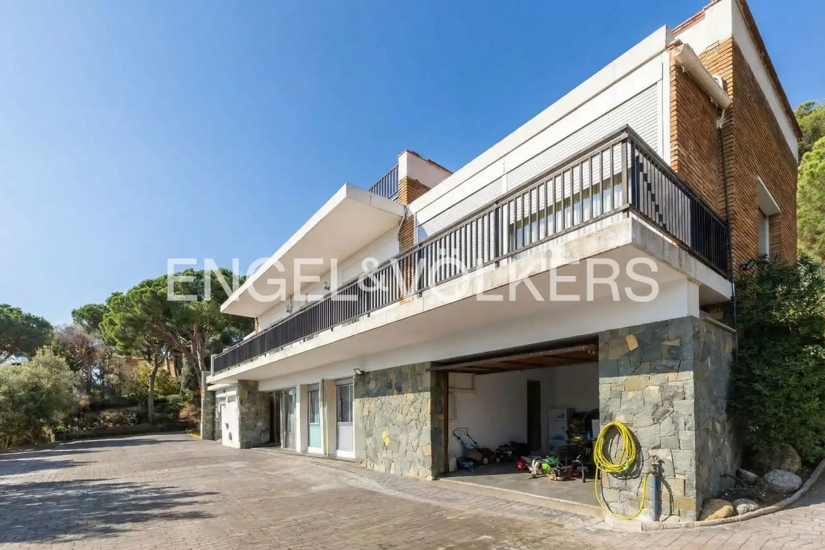 Vista exterior de Casa o chalet en venta en Premià de Dalt con Aire acondicionado, Calefacción y Jardín privado