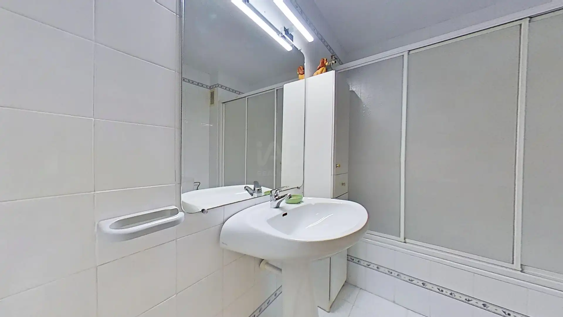 Baño de Casa adosada en venta en Castellón de la Plana / Castelló de la Plana con Aire acondicionado, Calefacción y Terraza
