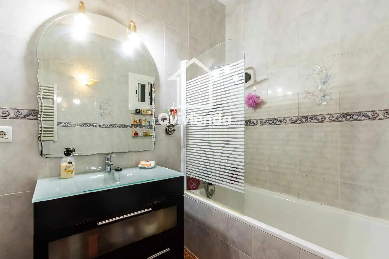 Bathroom of Flat for sale in Sabadell  with Air Conditioner, Heating and Terrace